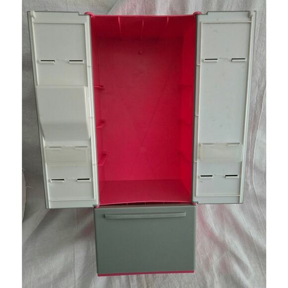 Doll Size Plastic Refridgerator No Bins or Shelves - Picture 9 of 15